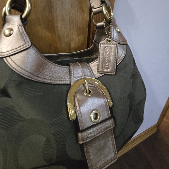 Coach Hobo Bag in Green - Picture 7 of 8